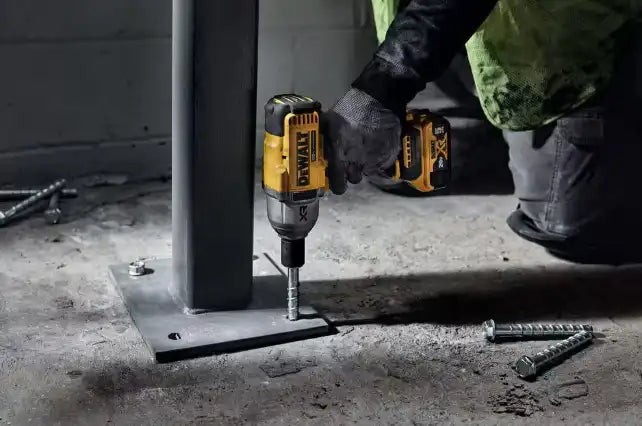 Dewalt 20V MAX XR 1/2 Inch High Torque Impact Wrench with Hog Ring Anvil Kit - DCF900P1